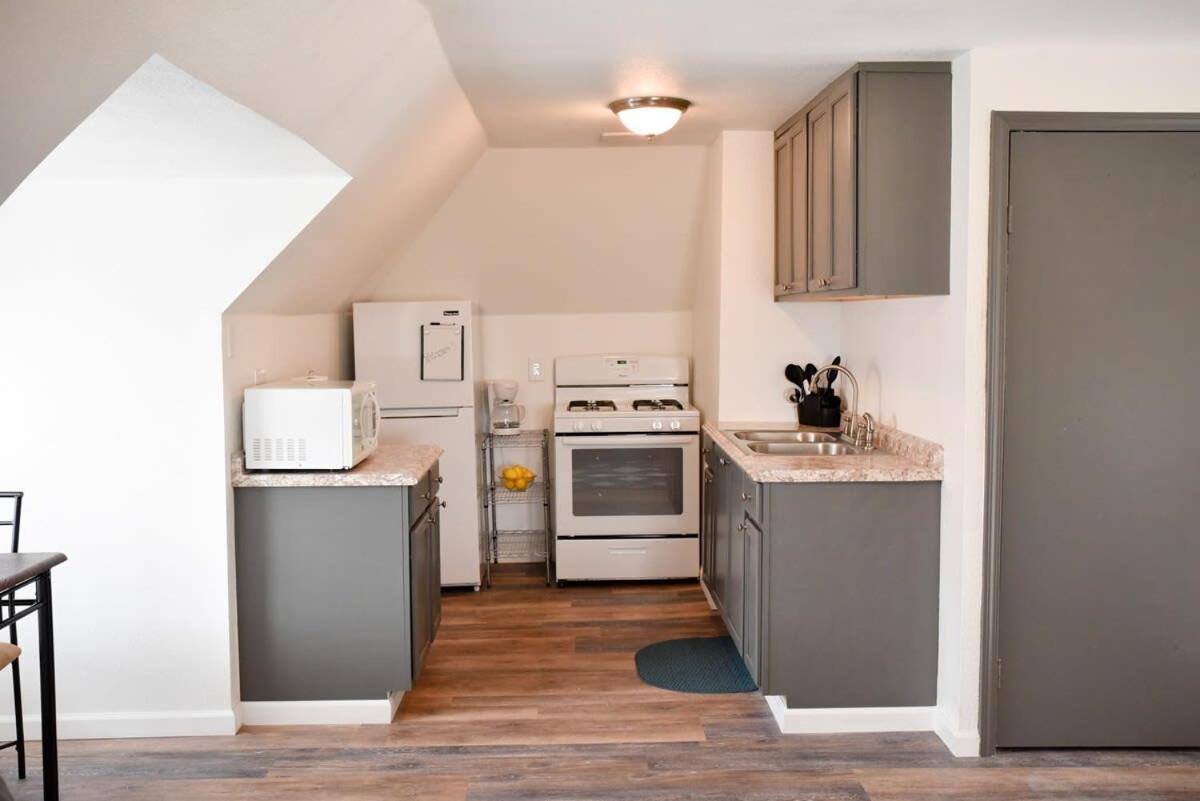 Unwind In A Bright Comfortable Apartment For 3 Pittsburgh Exterior photo